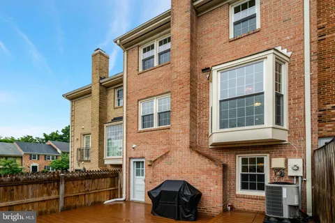 $750,000 | 6402 Seven Oaks Court, Falls Church, VA 22042