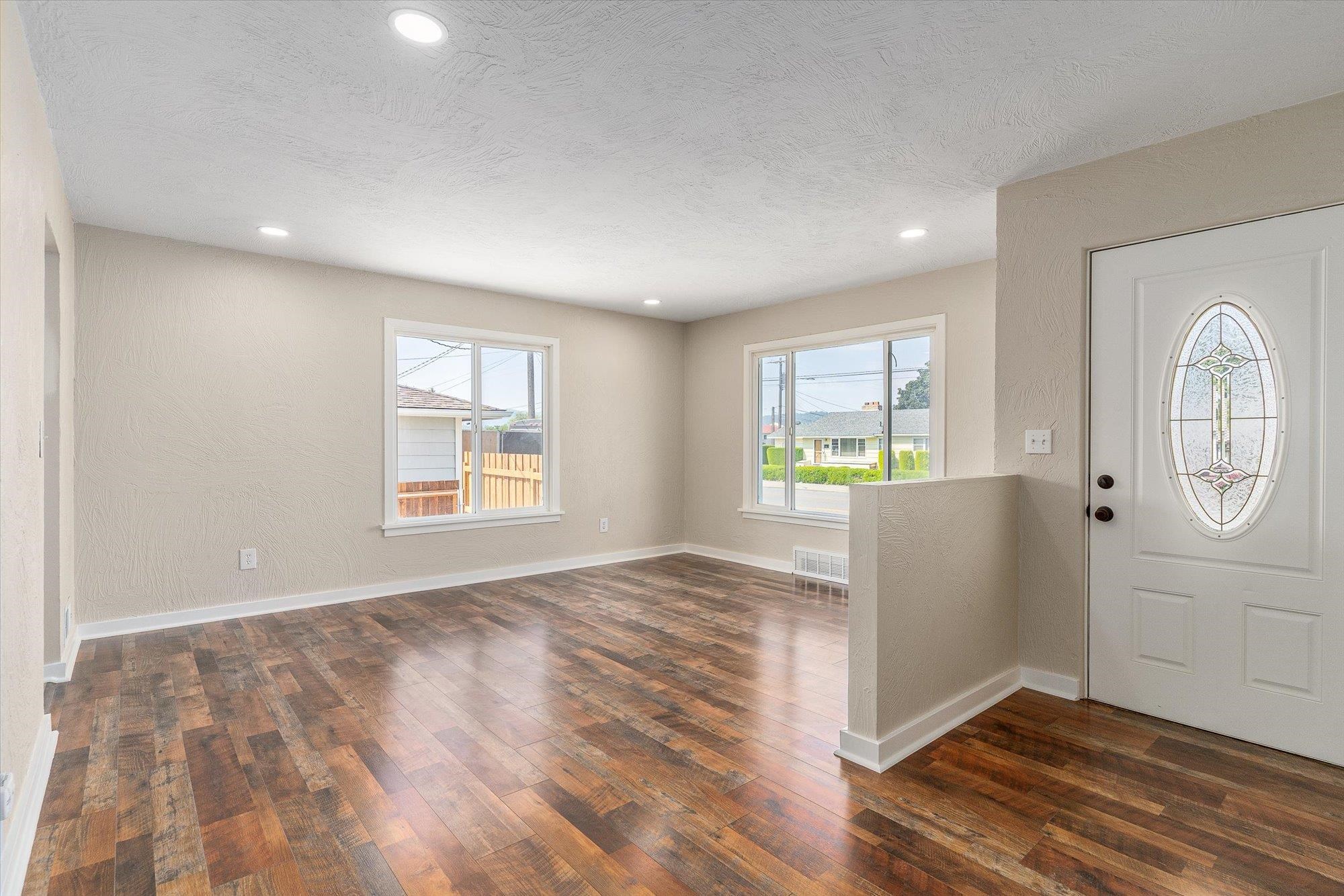 118 North McDonald Road Spokane Valley, WA 99216 - Photo 4 of 33