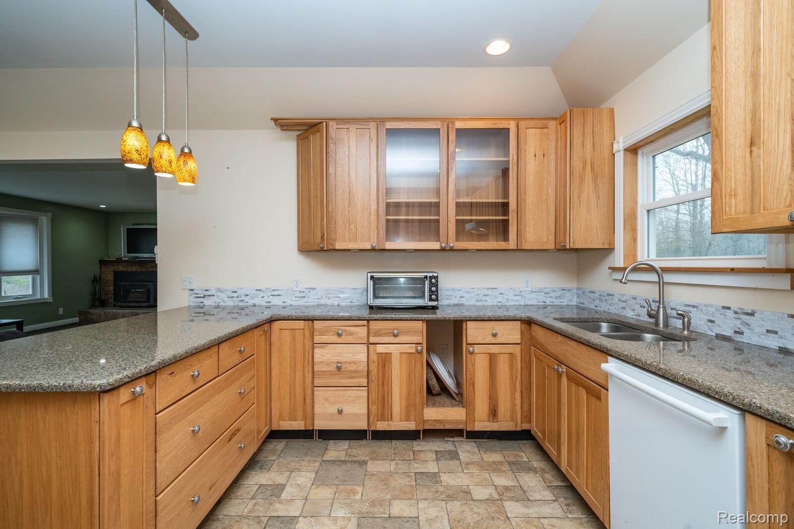 5511 Galbraith Line Road Croswell, MI 48422 - Photo 7 of 36 12_DSC00965_mls.jpg