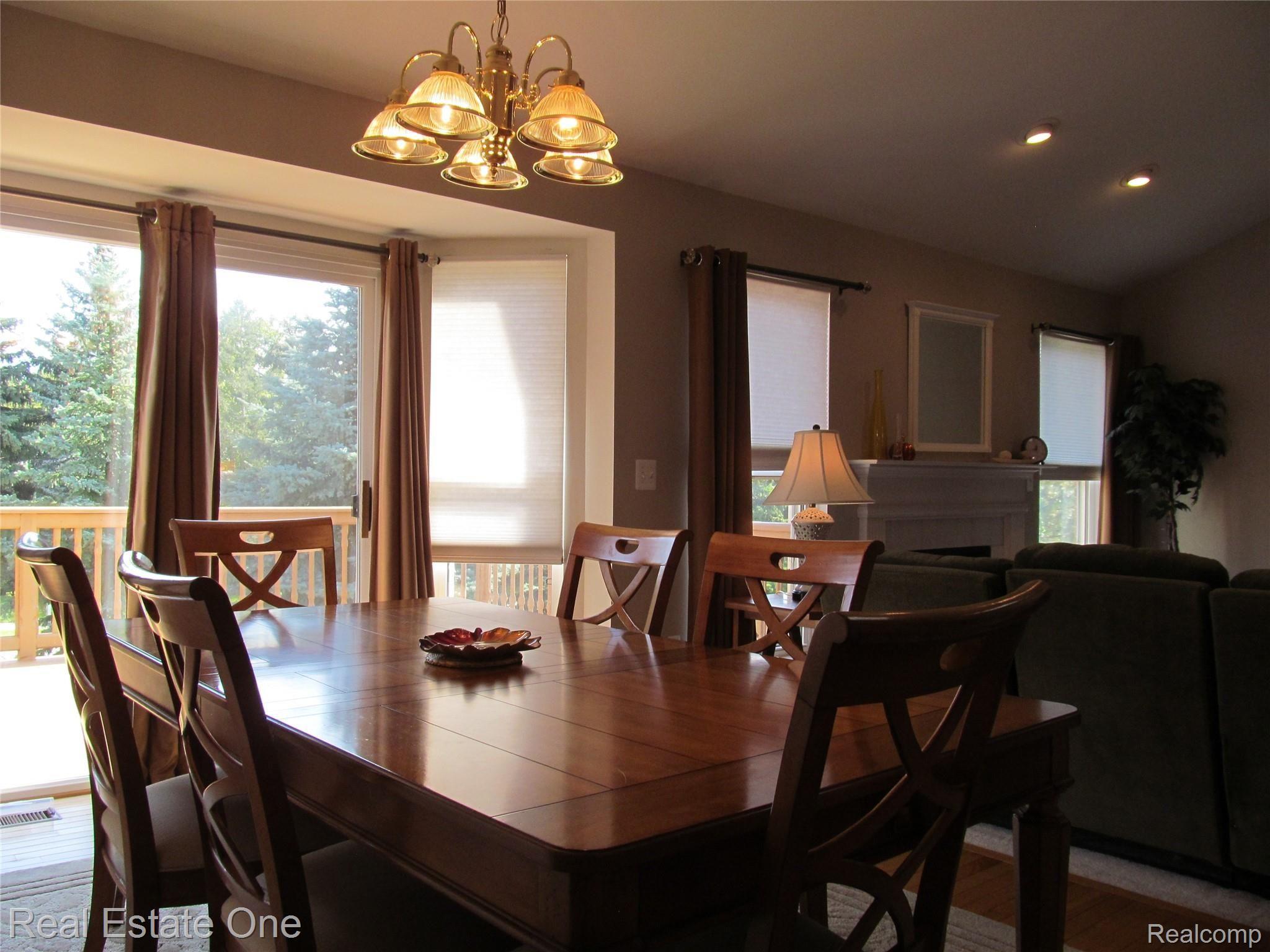 968 Churchill Circle Rochester, MI 48307 - Photo 8 of 28 IMG_1159 - Copy.JPG