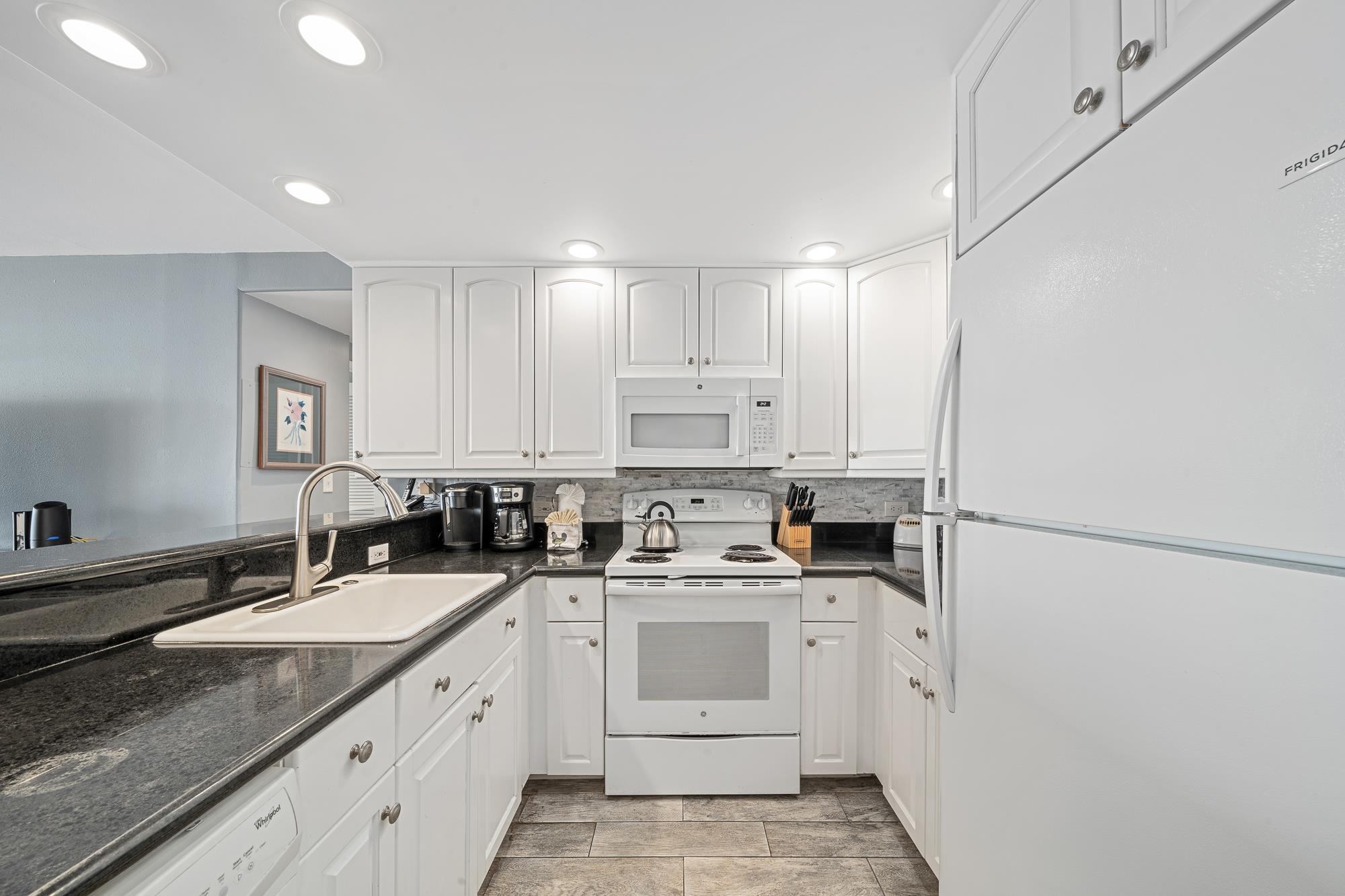 4401 Lower Honoapiilani Road, Unit A502 Lahaina, HI 96761 - Photo 11 of 39