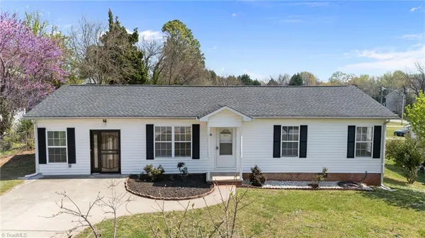 $299,000 | 301 Cloverdale Drive, Archdale, NC 27263
