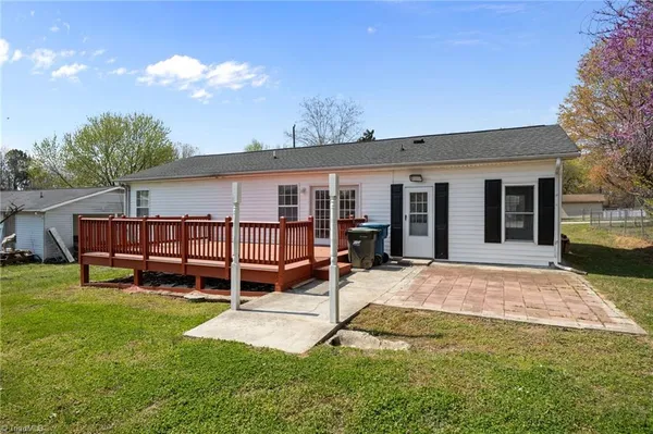 $299,000 | 301 Cloverdale Drive, Archdale, NC 27263