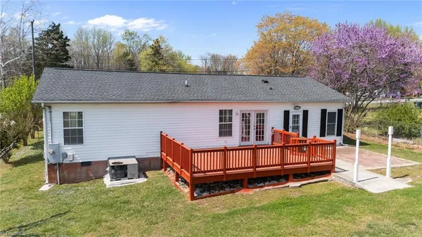 $299,000 | 301 Cloverdale Drive, Archdale, NC 27263