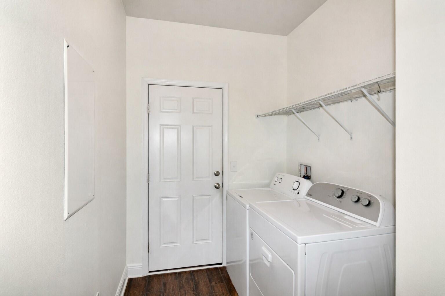 97 Dickens Drive Freeport, FL 32439 - Photo 27 of 48 laundry room