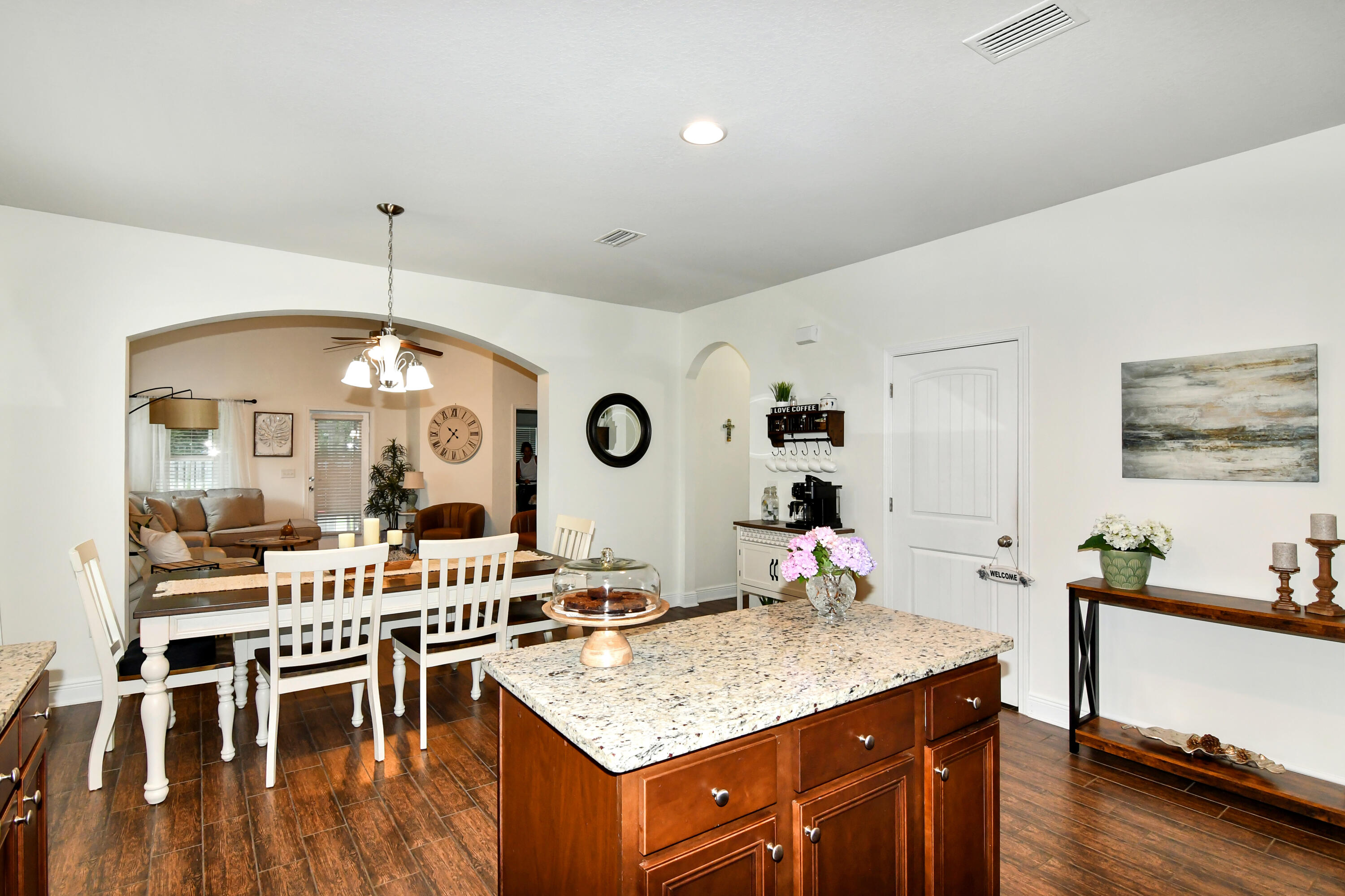 97 Dickens Drive Freeport, FL 32439 - Photo 9 of 48 DSC_2508