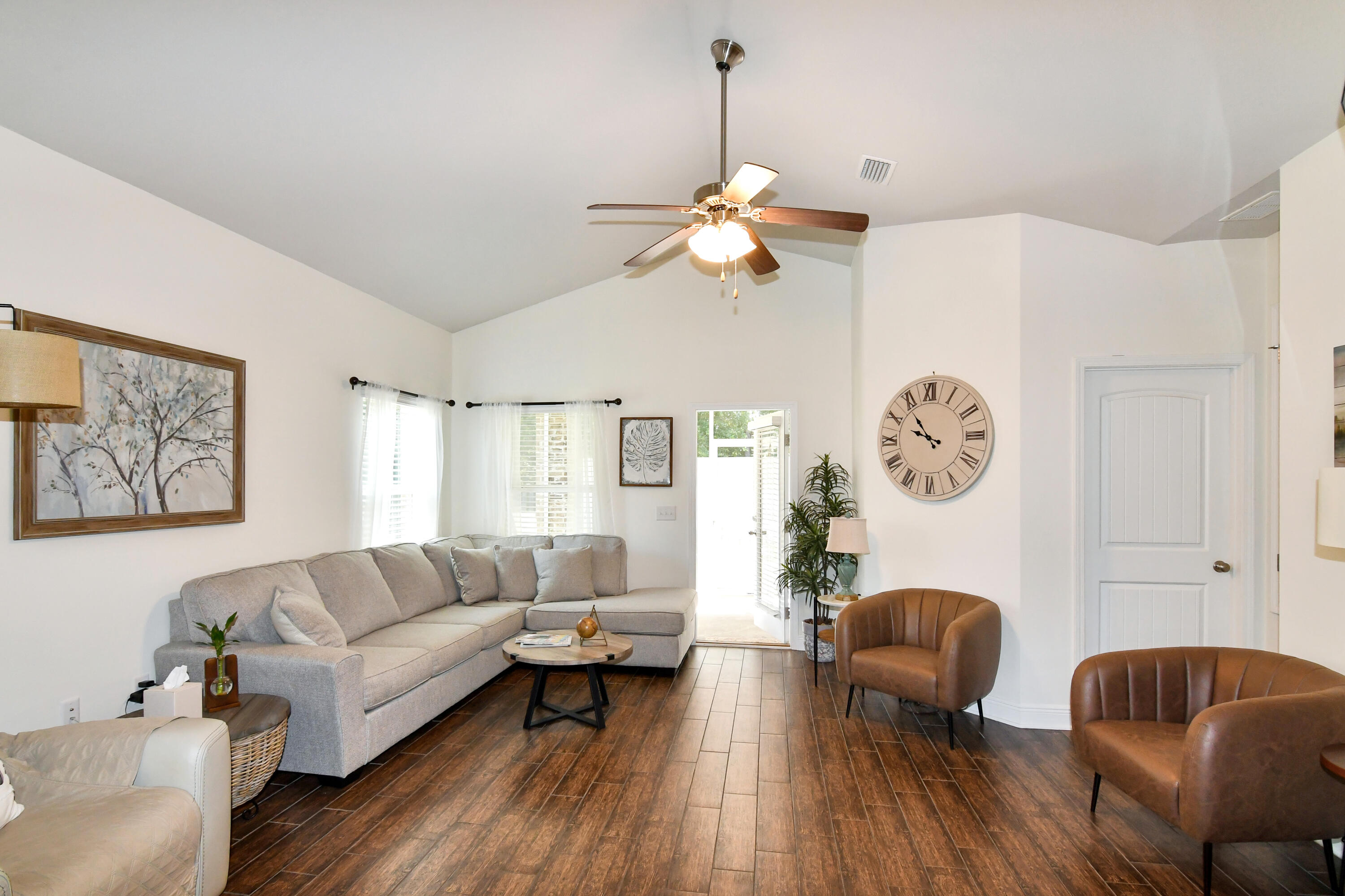 97 Dickens Drive Freeport, FL 32439 - Photo 10 of 48 DSC_2459