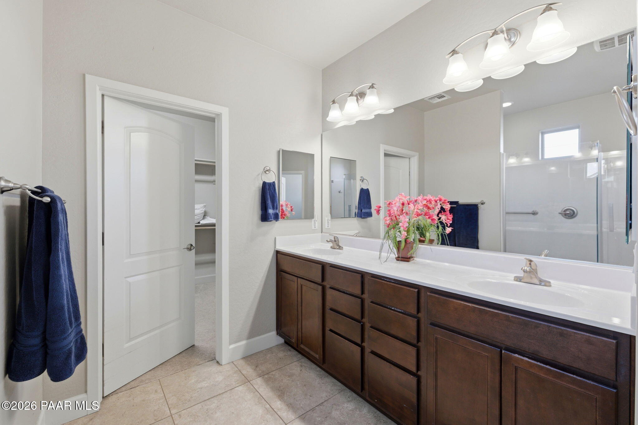 8510 Pepperbox Road Prescott Valley, AZ 86315 - Photo 16 of 44 Owner Suite Executive Height Counter