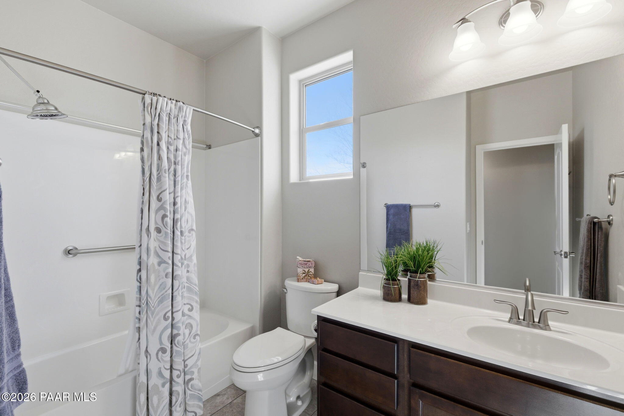 8510 Pepperbox Road Prescott Valley, AZ 86315 - Photo 21 of 44 Full Bathroom #2