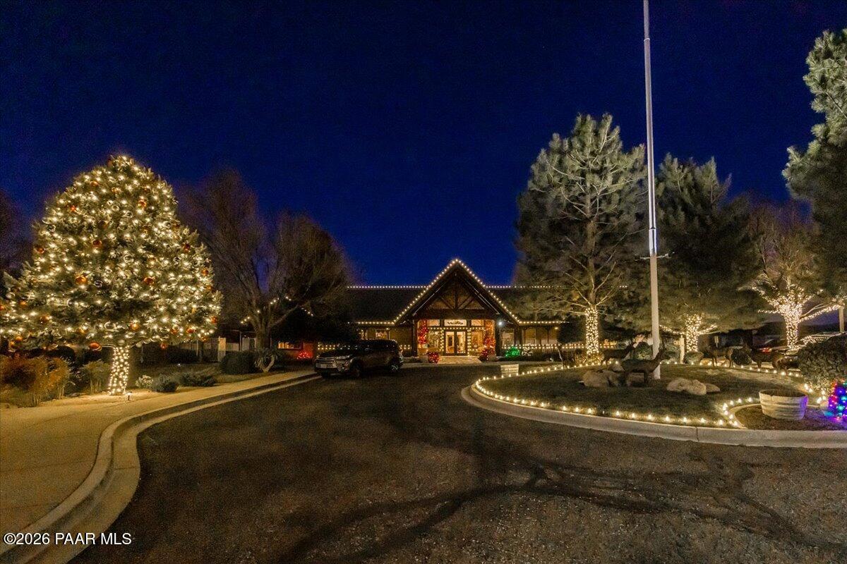 8510 Pepperbox Road Prescott Valley, AZ 86315 - Photo 40 of 44 Holiday Lights