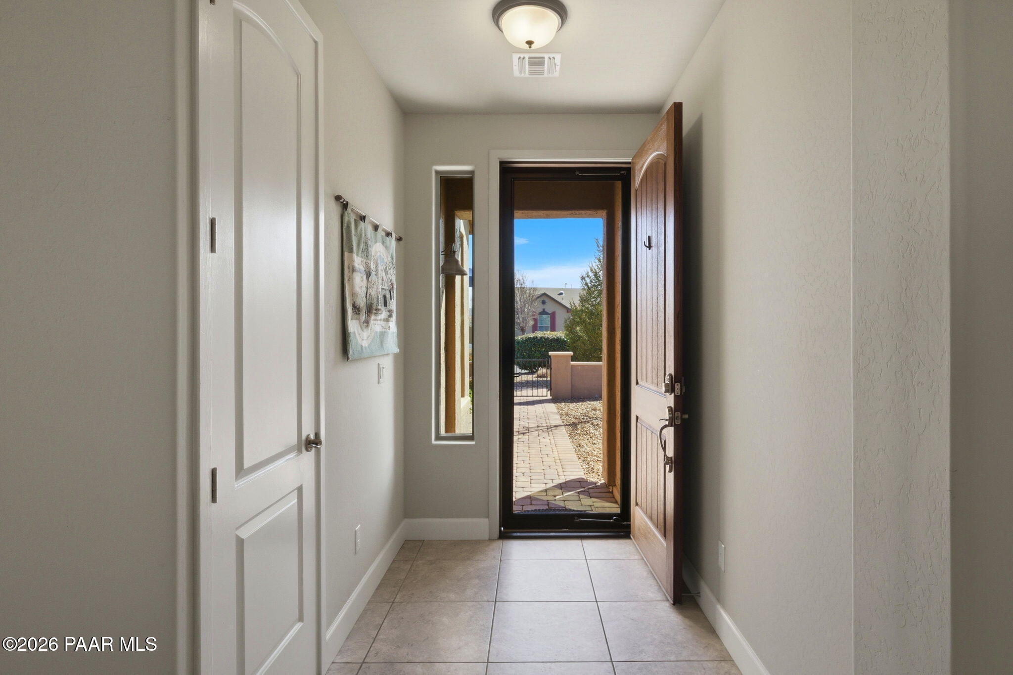 8510 Pepperbox Road Prescott Valley, AZ 86315 - Photo 5 of 44 Foyer