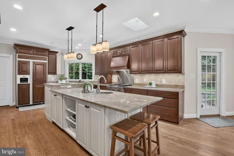 $2,000,000 | 5601 Vernon Place, Bethesda, MD 20817