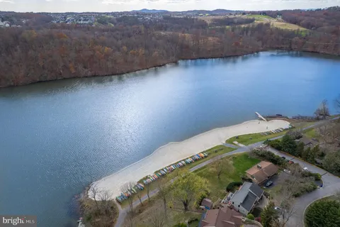 $699,000 | 6610 West Lakeridge Road, New Market, MD 21774