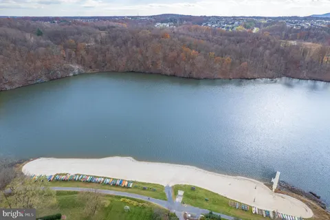 $699,000 | 6610 West Lakeridge Road, New Market, MD 21774