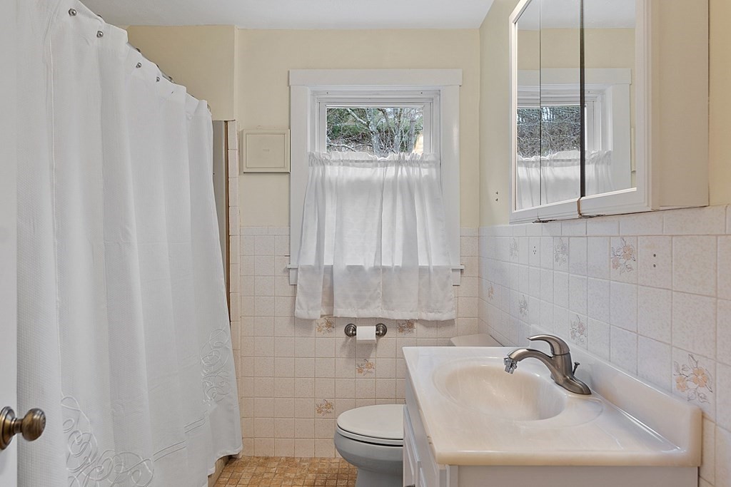 37 Clinton Road Sterling, MA 01564 - Photo 25 of 38 Gallery Image 25