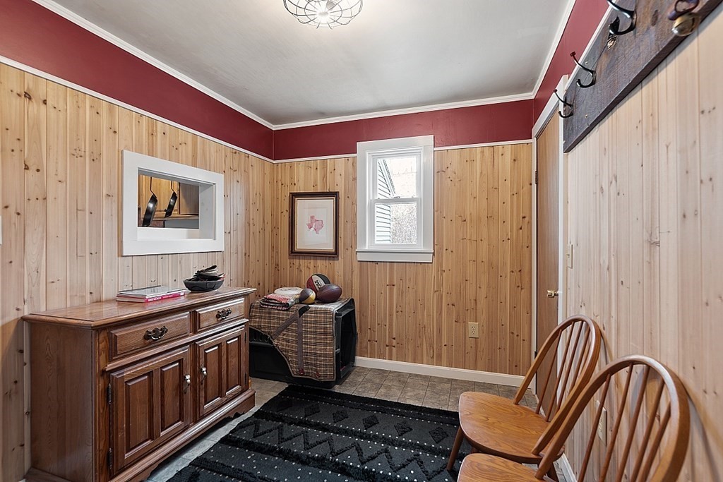 37 Clinton Road Sterling, MA 01564 - Photo 4 of 38 Gallery Image 4