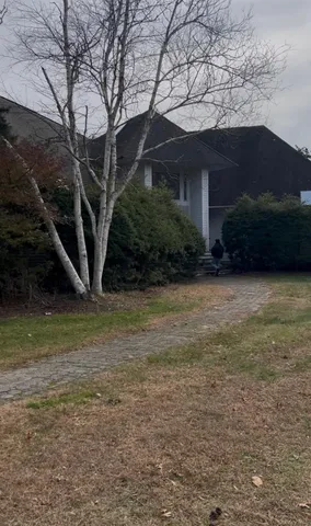 $750,000 | Undisclosed Address, East Patchogue, NY 11772