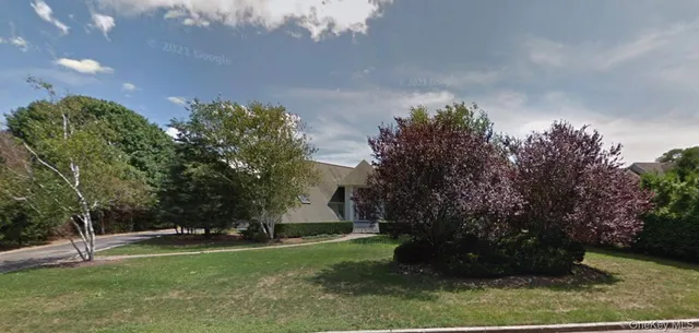 $750,000 | Undisclosed Address, East Patchogue, NY 11772