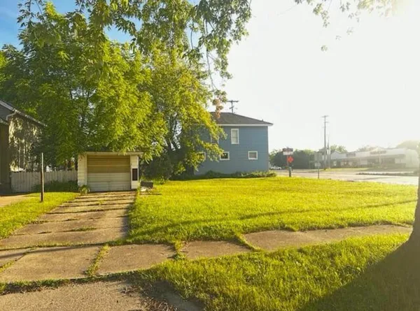 $18,000 | 212 Cypress Street, Manistee, MI 49660