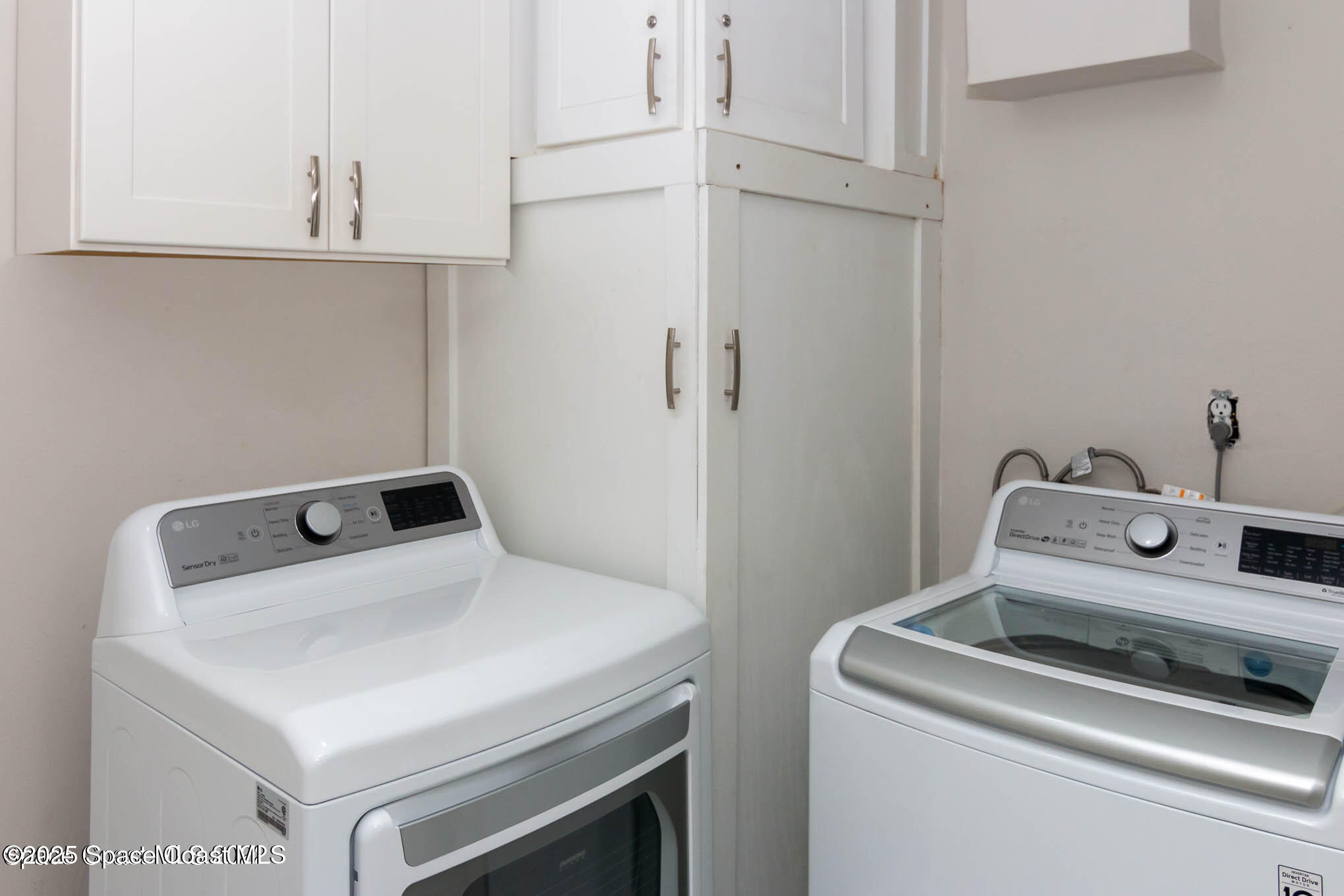 2360 Apache Drive Melbourne, FL 32935 - Photo 11 of 13 a utility room with dryer and washer