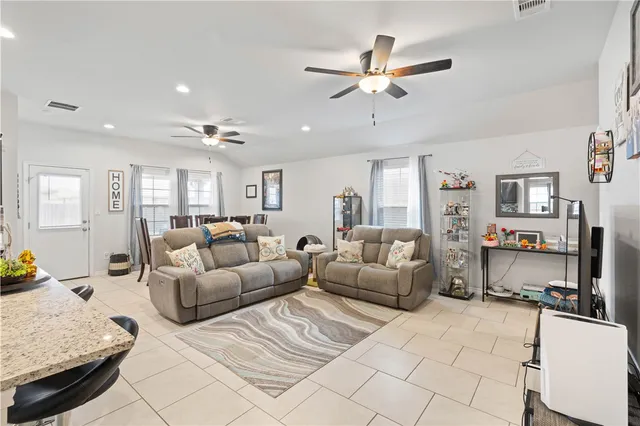 $2,500 | 3918 Banily Drive, Corpus Christi, TX 78410