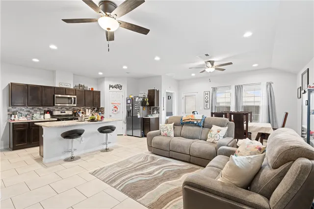 $2,500 | 3918 Banily Drive, Corpus Christi, TX 78410