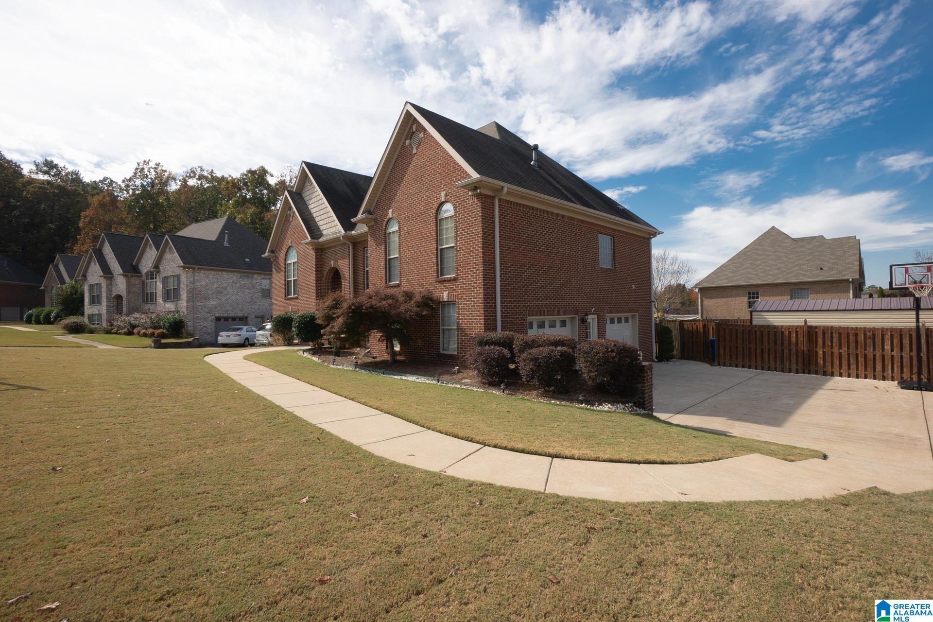 400 Cornwall Drive Alabaster, AL 35114 - Photo 3 of 36