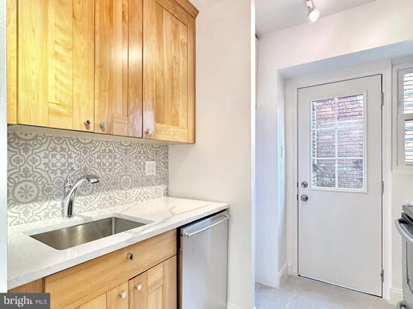 $3,200 | 1737 P Street Northwest, Unit 501, Washington, DC 20036