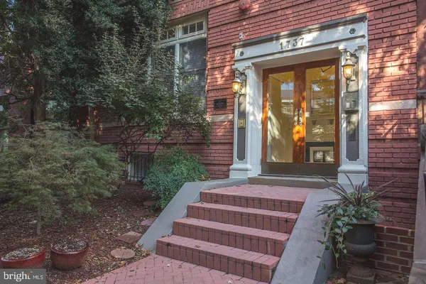 $3,200 | 1737 P Street Northwest, Unit 501, Washington, DC 20036