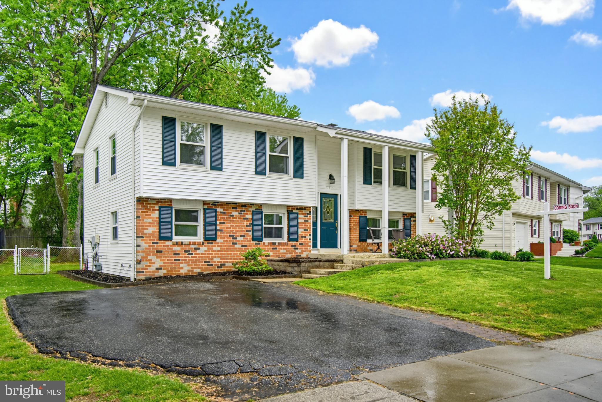 977 Fall Cir Way Gambrills, MD 21054 - Photo 2 of 35 Large Off Street Driveway