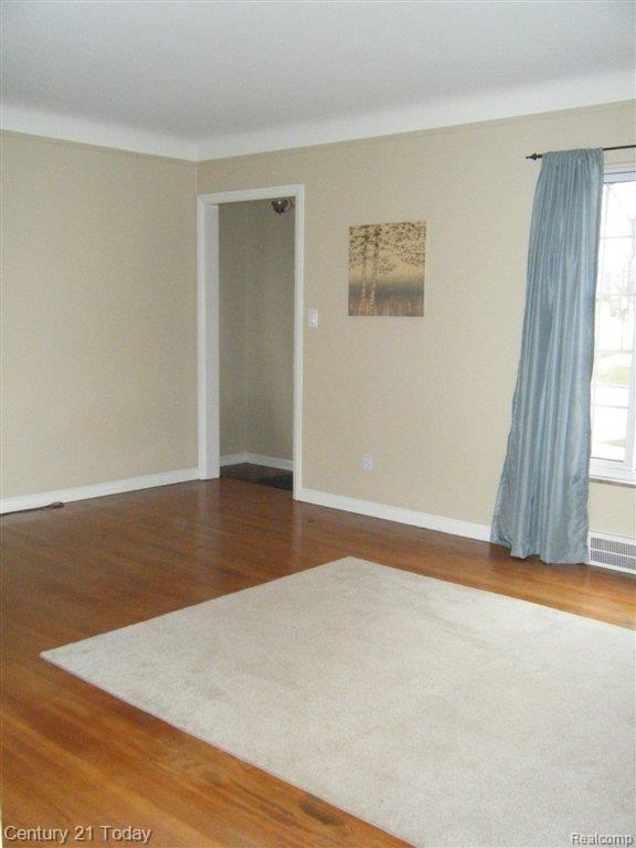 209 Ogemaw Road Pontiac, MI 48341 - Photo 13 of 20 Hardwood Floors