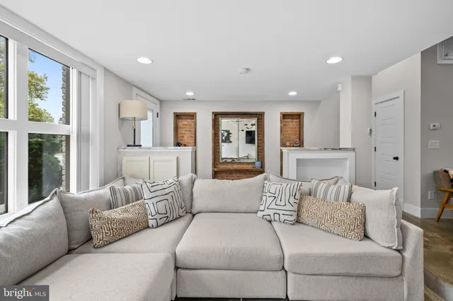 $624,900 | 719 F Street Northeast, Washington, DC 20002