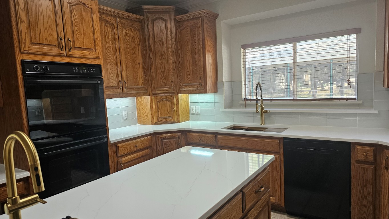 1301 County Road 262 Georgetown, TX 78633 - Photo 11 of 39