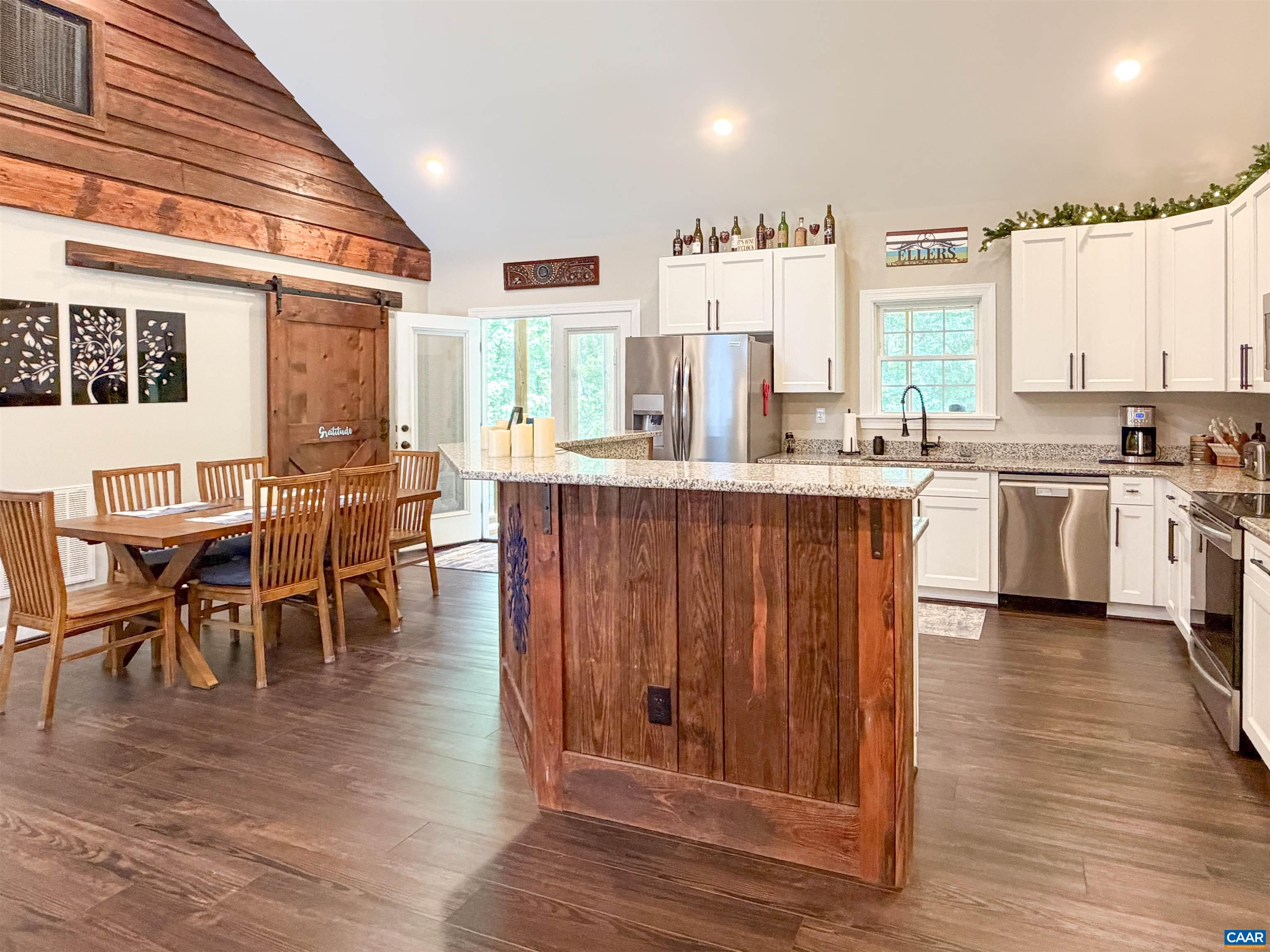 1387 Spreading Oak Road Arvonia, VA 23004 - Photo 5 of 43