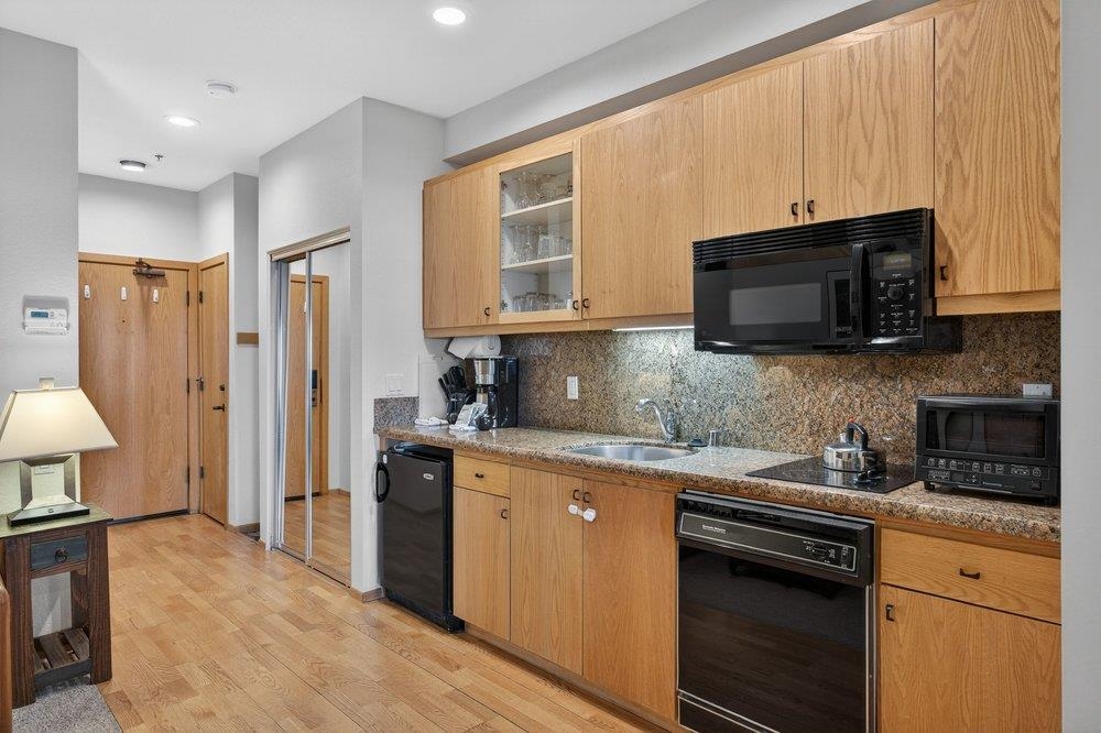 201 Shirley Cyn Road, Unit 152 Olympic Valley, CA 96146 - Photo 6 of 23