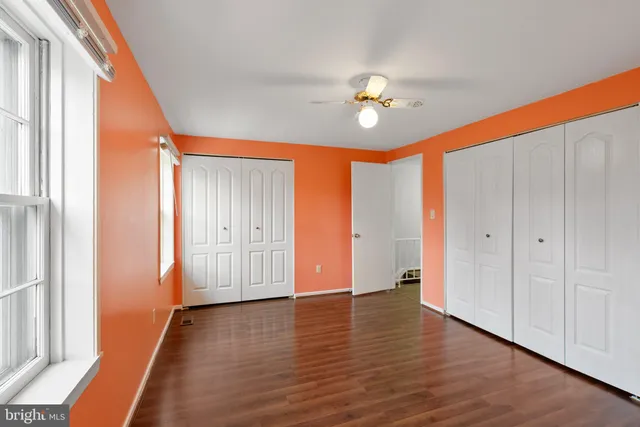 a view of a room with shelf