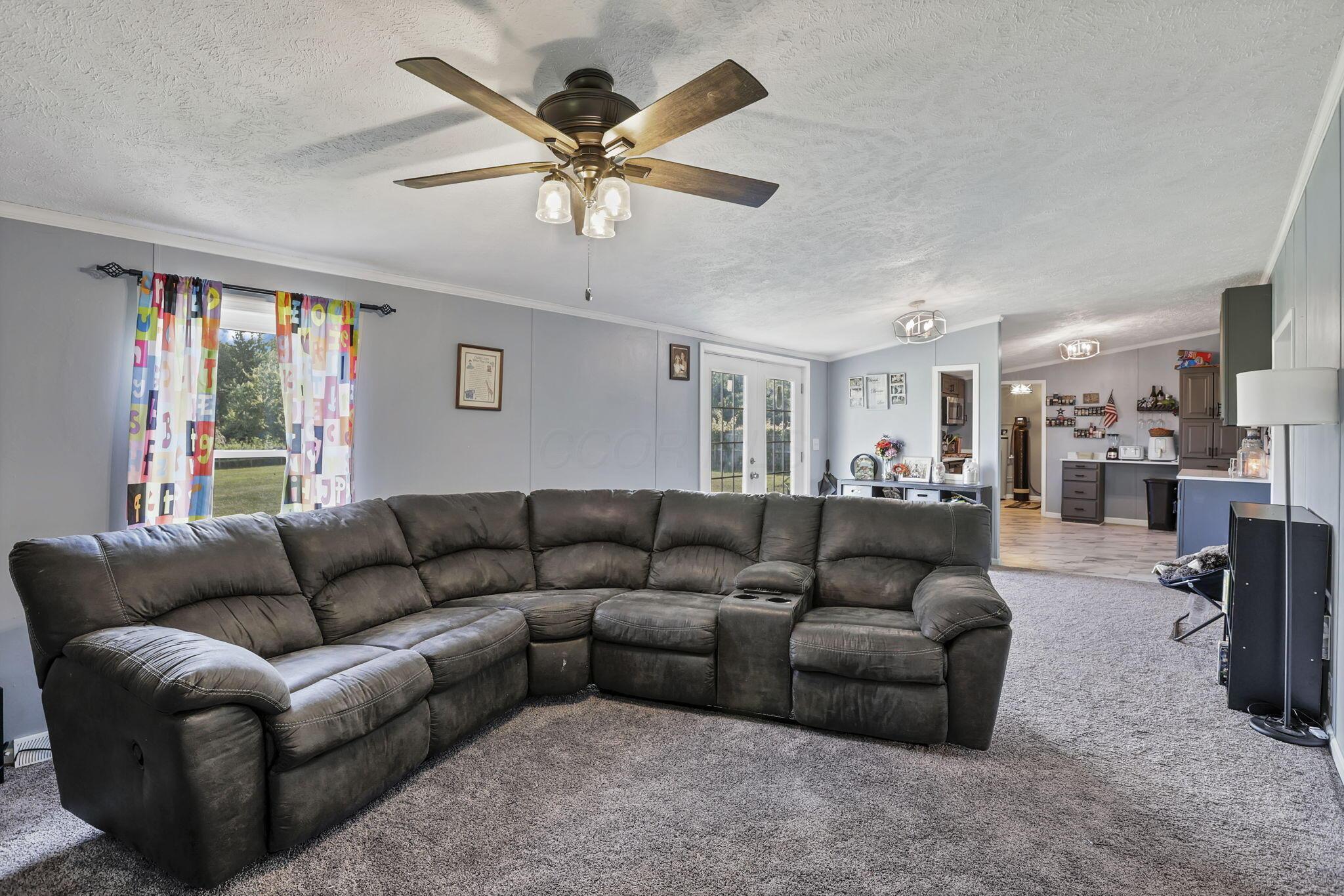 6895 Heigle Road Southwest Amanda, OH 43102 - Photo 25 of 61 Family Room