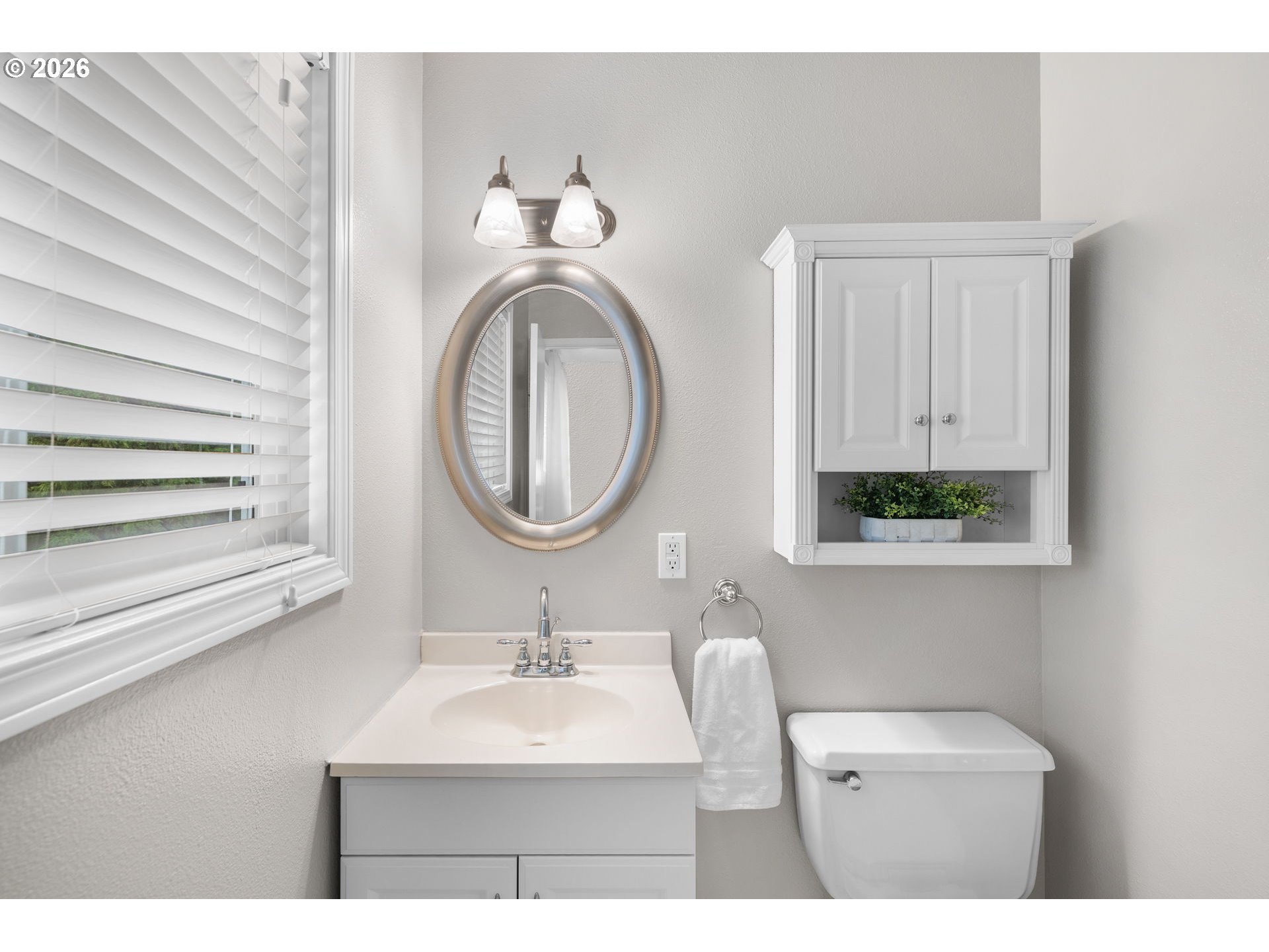 9375 Southwest Pine Street Beaverton, OR 97005 - Photo 19 of 38 Bathroom, Attached