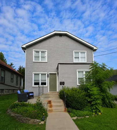 $1,975 | 716 Walnut Street, Unit 2, Lemont, IL 60439
