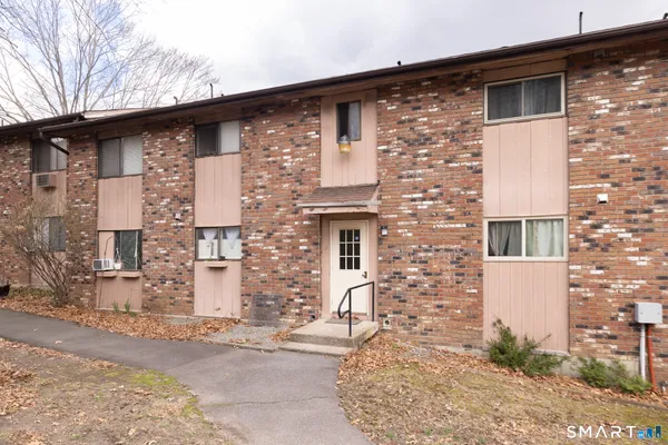 $169,900 | 184 Kaynor Drive, Unit D, Waterbury, CT 06708