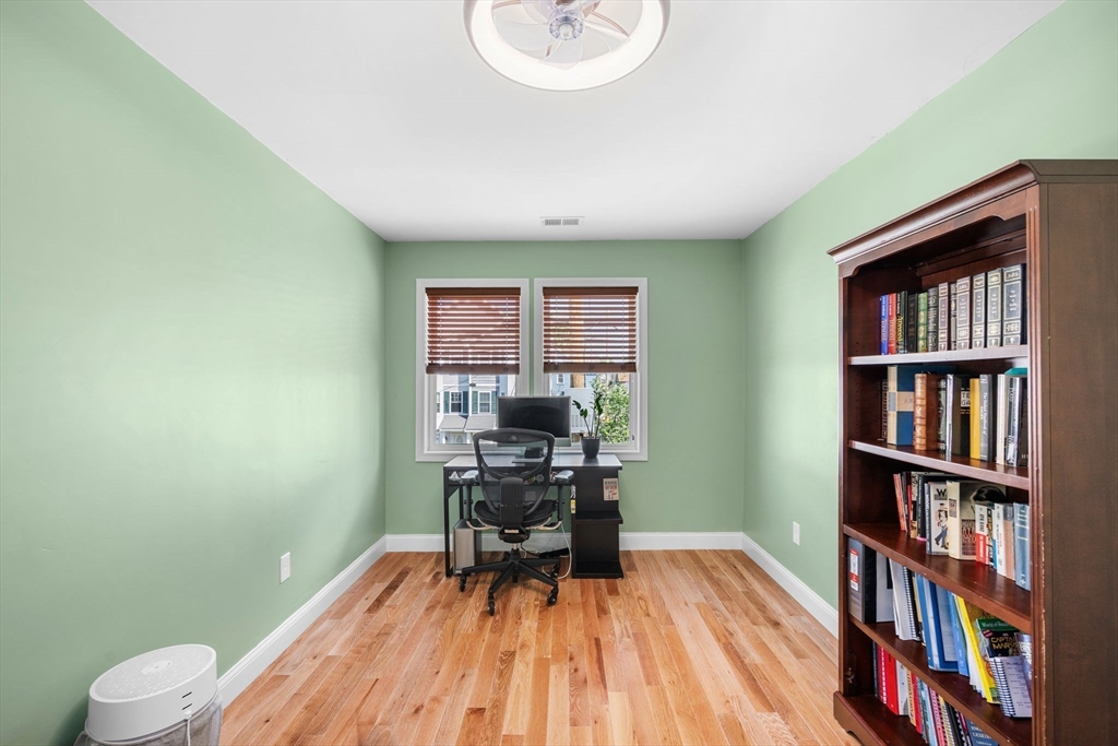 72 Manchester Street, Unit 72 Lowell, MA 01852 - Photo 23 of 41