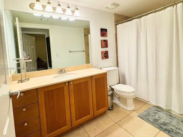 $3,900 | 55 Merrick Way, Unit 707, Coral Gables, FL 33134