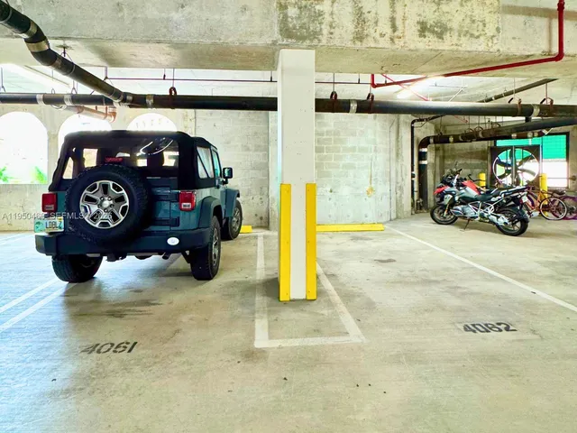 $3,900 | 55 Merrick Way, Unit 707, Coral Gables, FL 33134