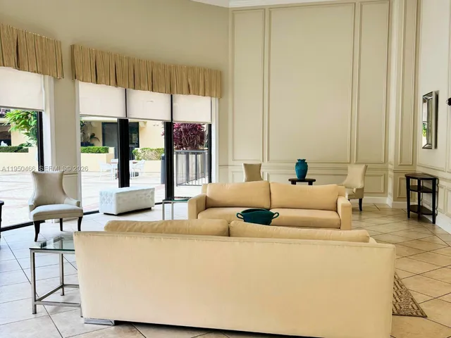 $3,900 | 55 Merrick Way, Unit 707, Coral Gables, FL 33134