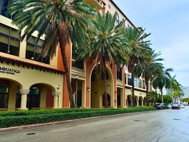 $3,900 | 55 Merrick Way, Unit 707, Coral Gables, FL 33134