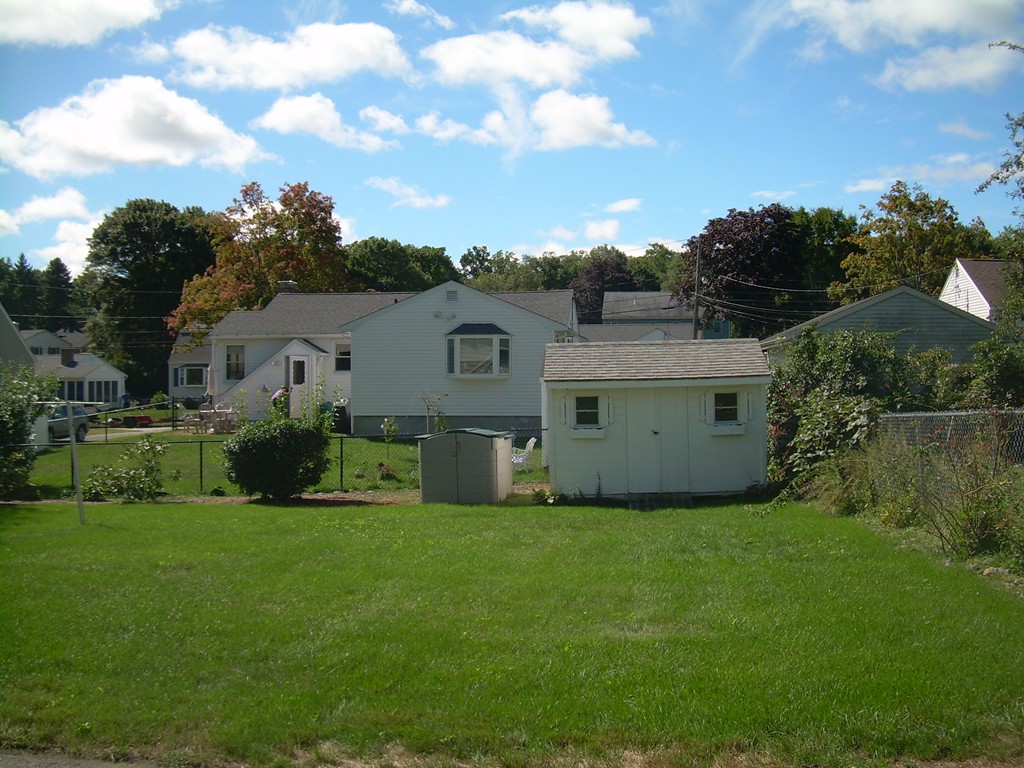 738 Trapelo Road Waltham, MA 02452 - Photo 2 of 11 Gallery Image 2