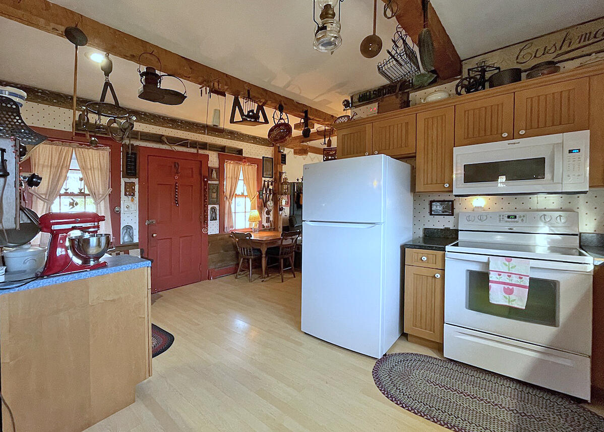 40 Highway 129 Walpole, ME 04573 - Photo 9 of 23 Kitchen 4