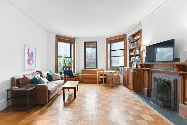 $1,800,000 | 142 East 37th Street, Unit 23 | Murray Hill