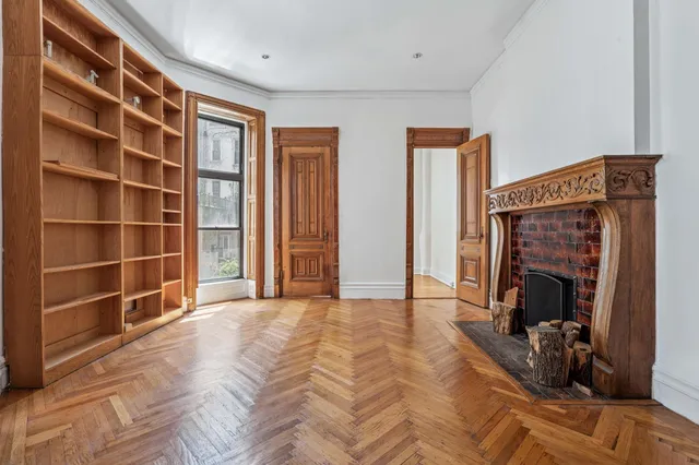 $1,800,000 | 142 East 37th Street, Unit 23 | Murray Hill