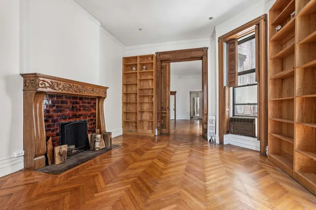 $1,800,000 | 142 East 37th Street, Unit 23 | Murray Hill
